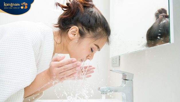 Làm sạch da sai cách là nguyên nhân gây mụn cám và lỗ chân lông to