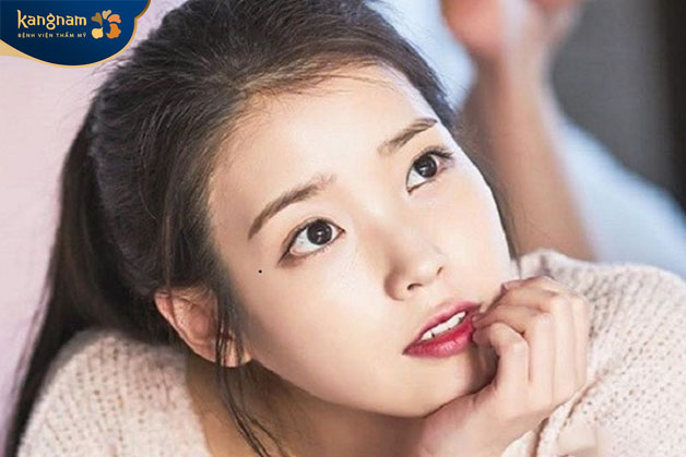 Kể cả đuôi mắt hay vị trí khác thì phụ nữ cũng lận đận về đường tình cảm