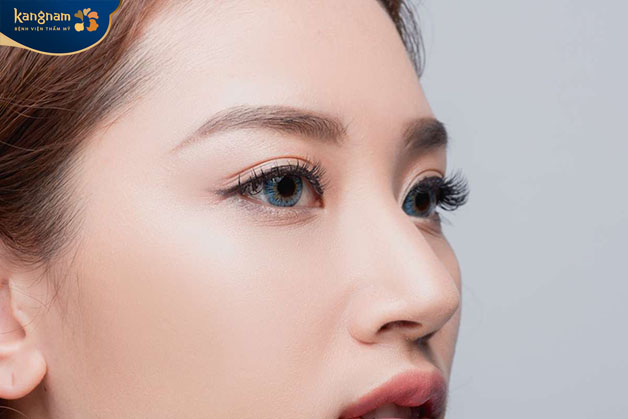 Lông mày sau khi phun cần kiêng nước khoảng 1 tuần