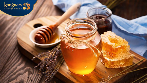 Mật ong nên sử dụng ngay sau khi nặn mụn là tốt nhất 