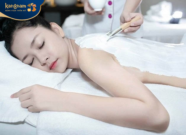 Tắm trắng khô có tốt không? - Bác sĩ da liễu Lê Thị Thủy giải đáp