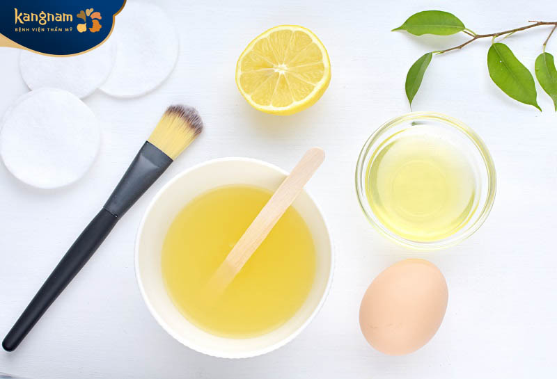 Kết hợp chanh và lòng trắng trứng hỗ trợ làm sáng da