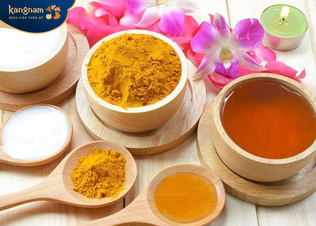 Trị nám bằng tinh bột nghệ và mật ong