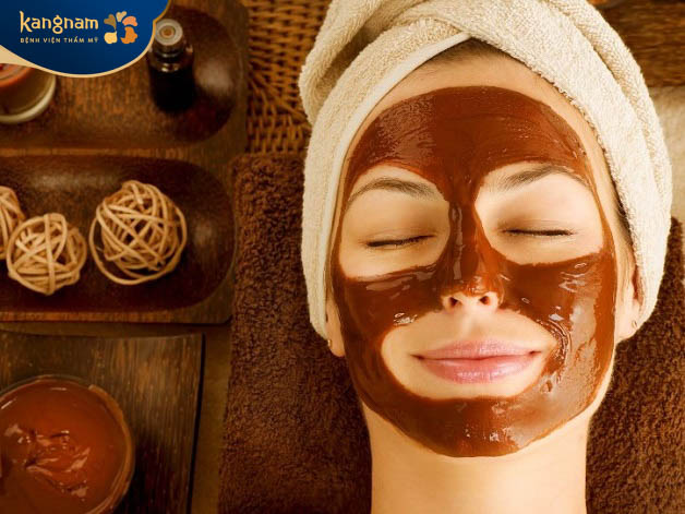 Trị nám gò má bằng bã cà phê