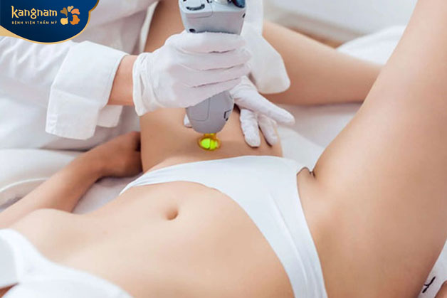 triệt lông vùng kín có thể gây ra một số cảm giác nóng và châm chích