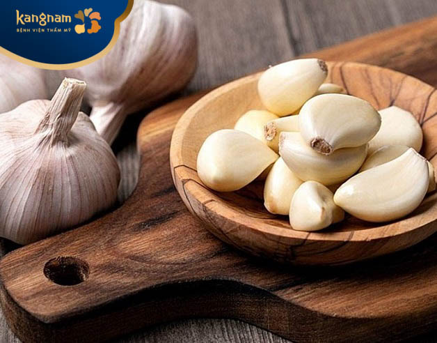 Tỏi - trị mụn cóc ở vùng bụng