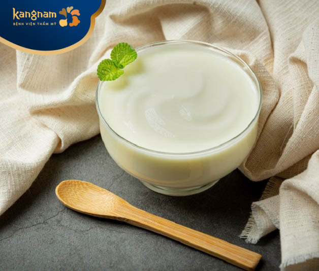 Điều trị mụn cóc trên bụng bằng sữa chua