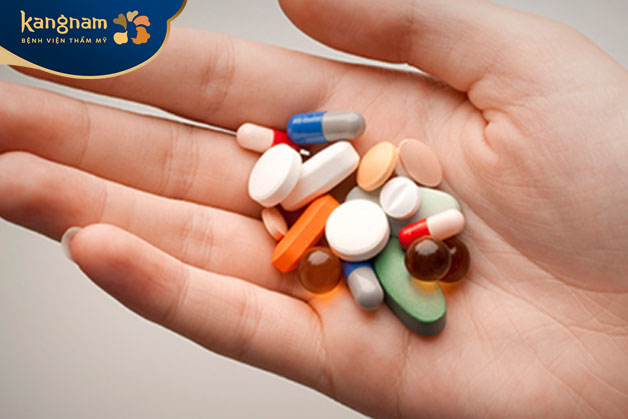 Điều trị mụn đinh râu bằng kháng sinh chứa Erythromycin