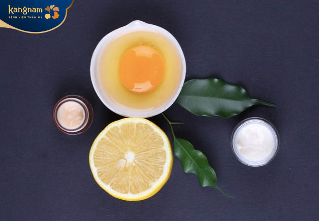 Trị mụn thịt bằng chanh và lòng đỏ trứng gà
