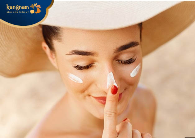 Chống nắng cẩn thận sau trị mụn trứng cá
