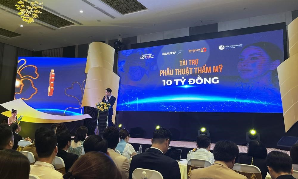 Đại diện Kangnam công bố tài trợ gói thẩm mỹ miễn phí 10 tỷ đồng