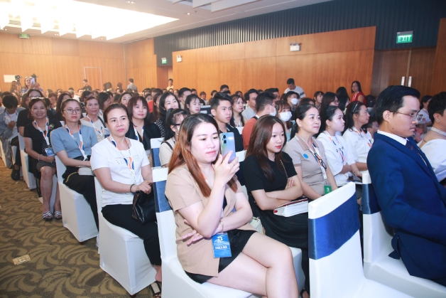 Từ sớm rất đông tín đồ làm đẹp đã đến tham dự sự kiện