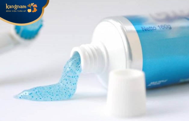 Trị thâm nách bằng kem đánh răng