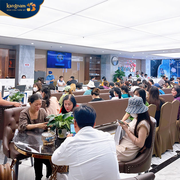 Chất lượng dịch vụ tại Kangnam được chứng minh qua lượng khách ngày càng đông 