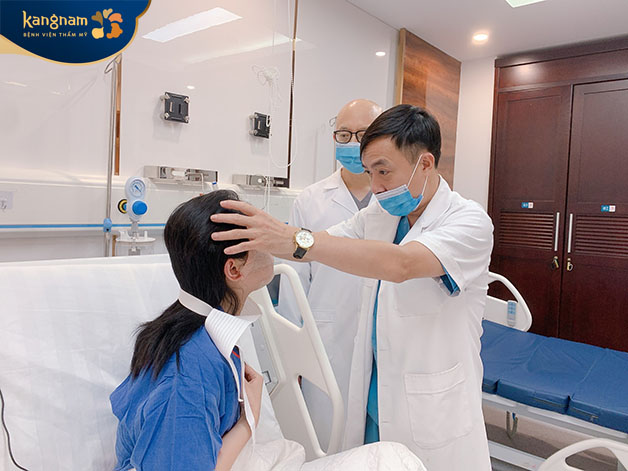 Sau phẫu thuật, bác sĩ sẽ trực tiếp theo dõi tình hình của bệnh nhân