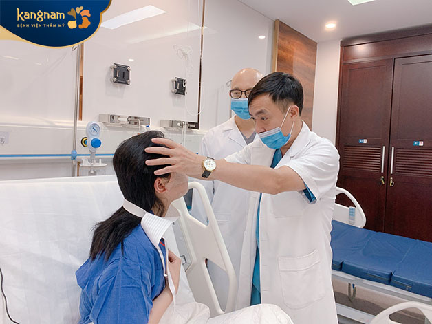 Sau phẫu thuật, bác sĩ sẽ thăm khám mỗi ngày cho đến khi xuất viện