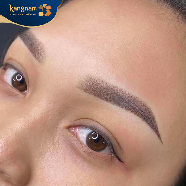 Cặp chần mày mềm mại, nhẹ nhàng