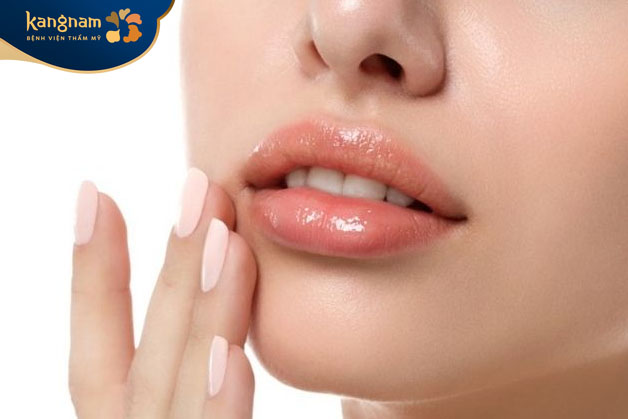 Môi tây mỉm cười là kiểu môi mang đến diện mạo hạnh phúc