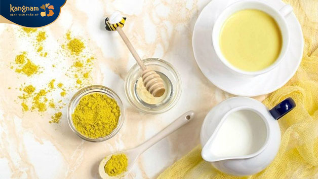 Tinh bột nghệ kết hợp sữa tươi sẽ đem đến hiệu quả tuyệt vời