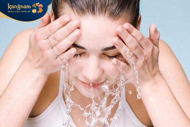 Vệ sinh da mặt không đúng cách