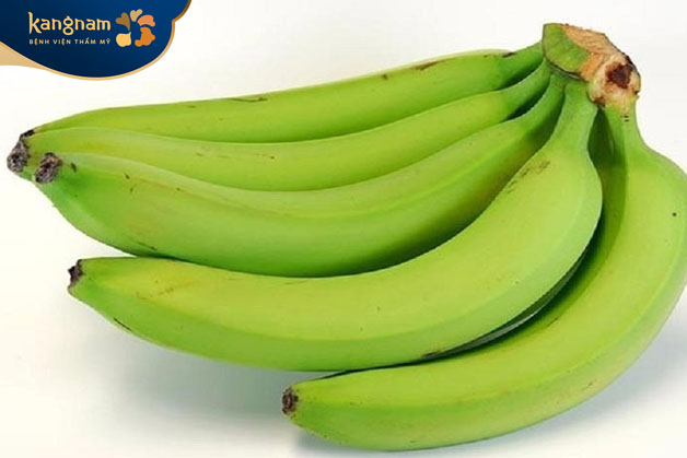 Dùng chuối xanh trị mụn cóc