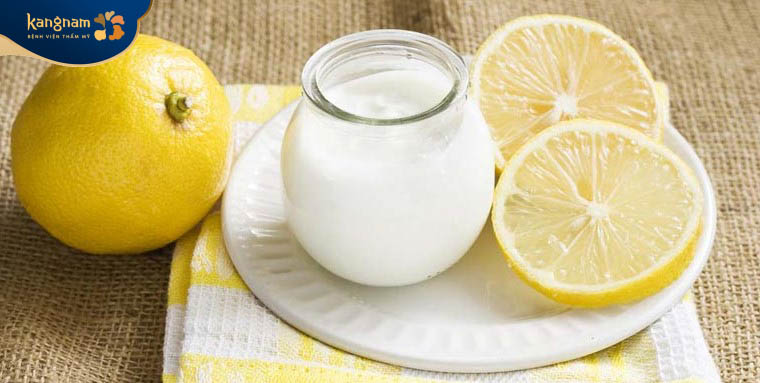 Kết hợp chanh và sữa chua trị mụn cám mọc ở má