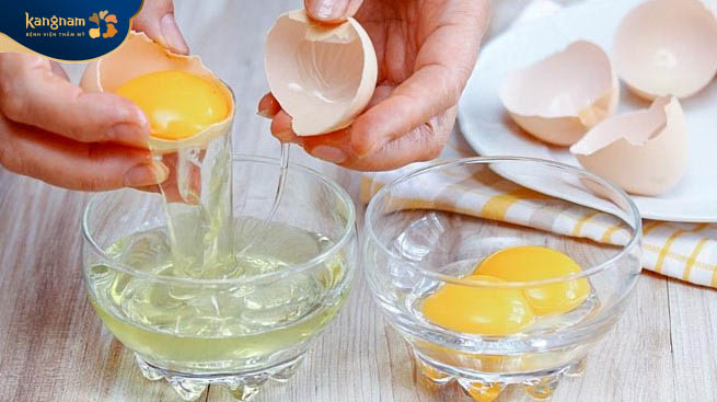 Lòng trắng trứng làm da phẳng mịn, hạn chế sẹo lõm