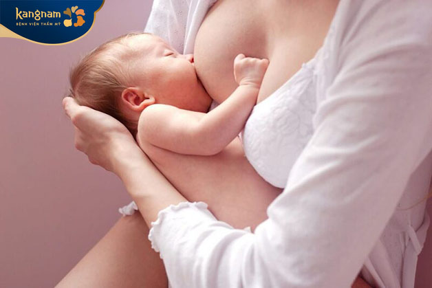 Tiểu phẫu thực hiện ở vùng da sẫm màu quanh núm vú không hề tác động đến tuyến sữa