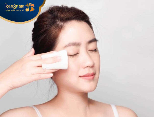 Vệ sinh da đúng cách sau tiêm botox làm căng da mặt
