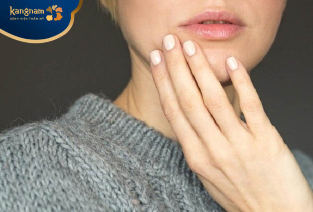 Không chạm tay lên vùng tiêm dễ gây nhiễm trùng sau tiêm