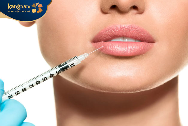 Tiêm filler môi có được đánh son không