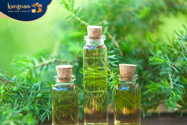 Dùng tinh dầu tràm đẩy nhân mụn ẩn