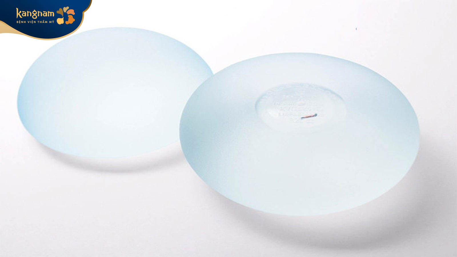 Nâng ngực bằng túi độn