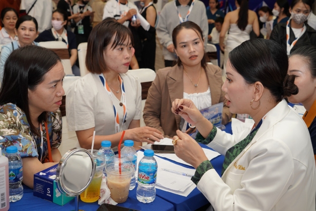 Bác sĩ Như - Giám đốc chuyên môn Da liễu tư vấn làm đẹp cho các khách hàng