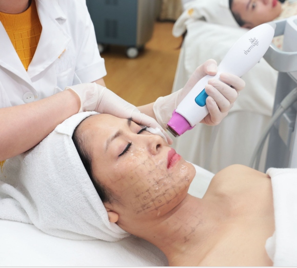 Phần tầng hai “Giải pháp trẻ toàn diện” chăm sóc chuyên sâu cho da