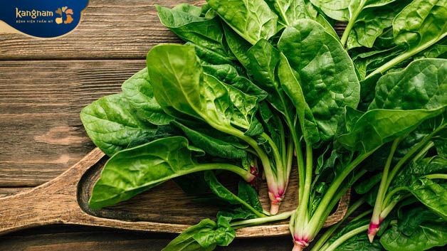 Rau chân vịt chứa lượng sắt cao