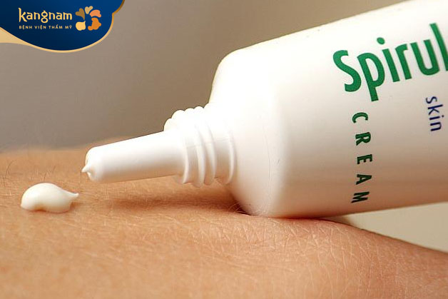 Dùng kem bôi
