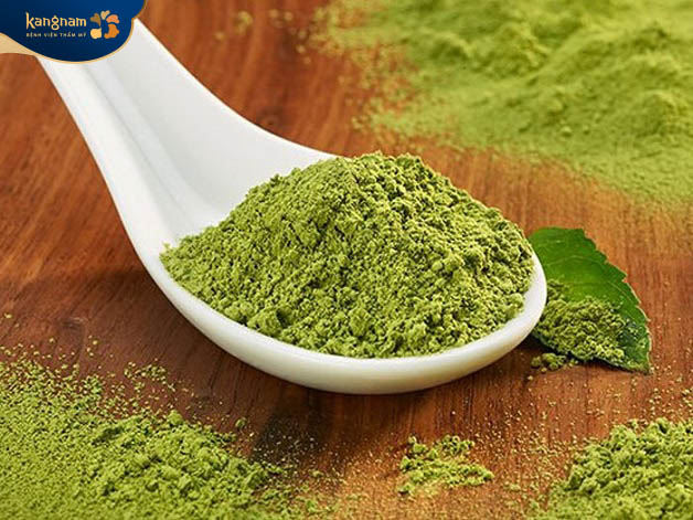 Đắp mặt nạ trà xanh trị mụn