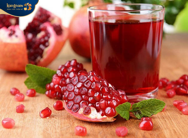 Nước ép lựu chứa nhiều dưỡng chất tốt cho da