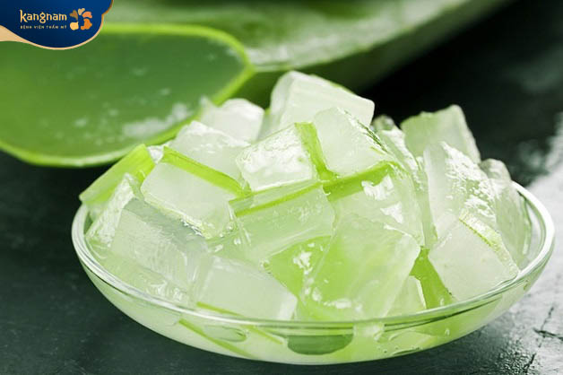 Nha đam cách loại bỏ mụn hạt cơm