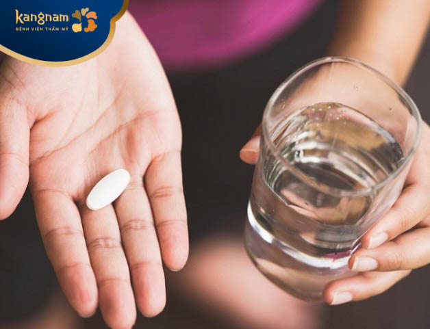 Sử dụng thuốc uống để điều trị mụn viêm