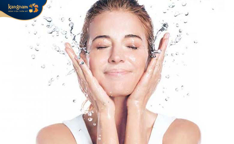 Mỗi ngày nên vệ sinh da mặt 2 lần