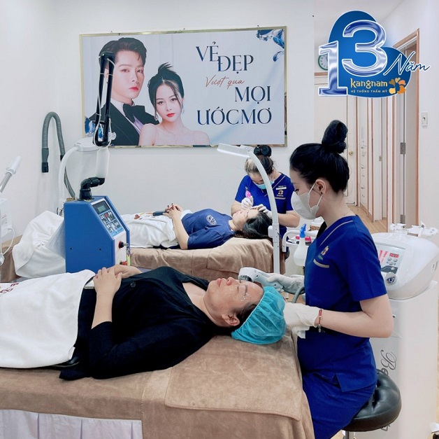 Điện di tinh chất làm dịu da sau tiêm