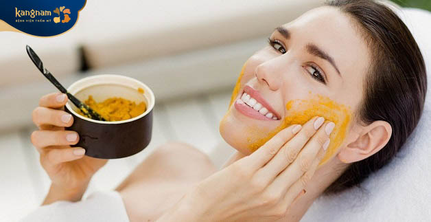 Hoạt chất trong bột nghệ giúp trị mụn hiệu quả