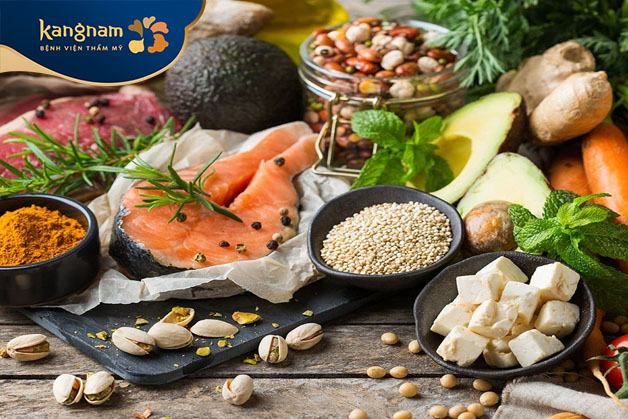 Tăng cường ăn uống giàu vitamin và khoáng chất để hỗ trợ quá trình tái tạo da.