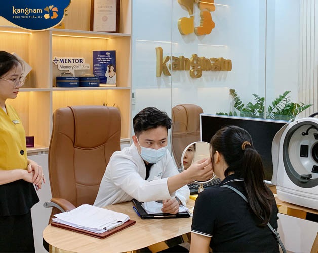 Sau thăm khám, căn cứ vào tình trạng da của mỗi khách hàng, bác sĩ sẽ có phác đồ điều trị riêng và chi phí sẽ có sự khác nhau