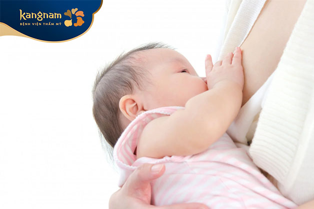 Cho bé bú thường xuyên hơn
