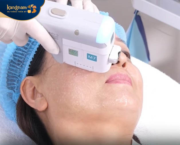 Quá trình thực hiện diễn ra nhanh chóng, nhẹ nhàng, không làm tổn thương da, hề gây cảm giác đau đớn