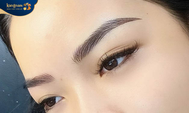 Dáng lông mày mới của Kim Anh màu sắc hài hòa và sắc nét hơn