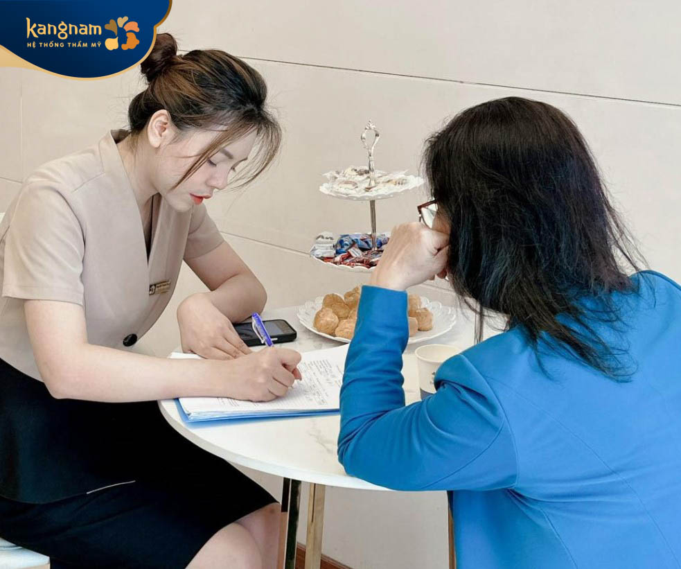 Khách hàng được đón tiếp chu đáo